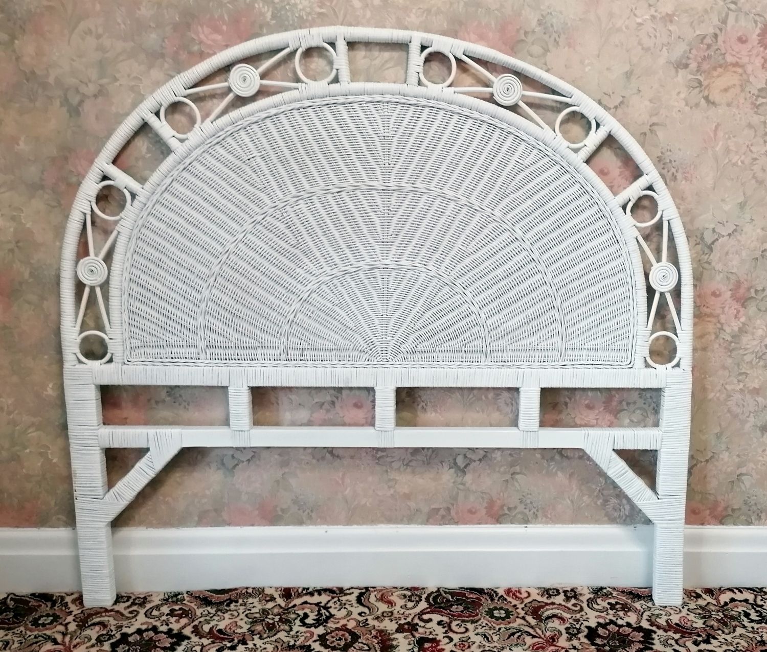 Bed Head Double 4'6". Fantastic Quality Wicker. Super Used Condition. Ref 5031