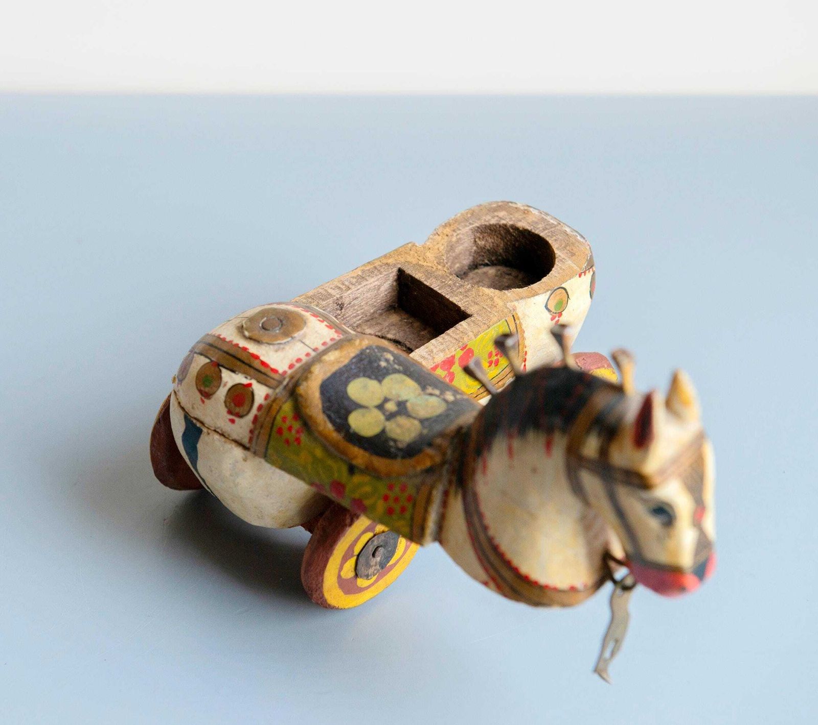 photo vinterior Antique Indian Wooden Horse Box On Wheels   Hand Painted Rajasthani Folk Art Trinket Box