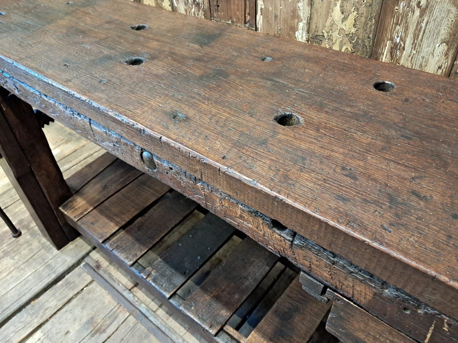 French Carpenters Workbench photo vinterior