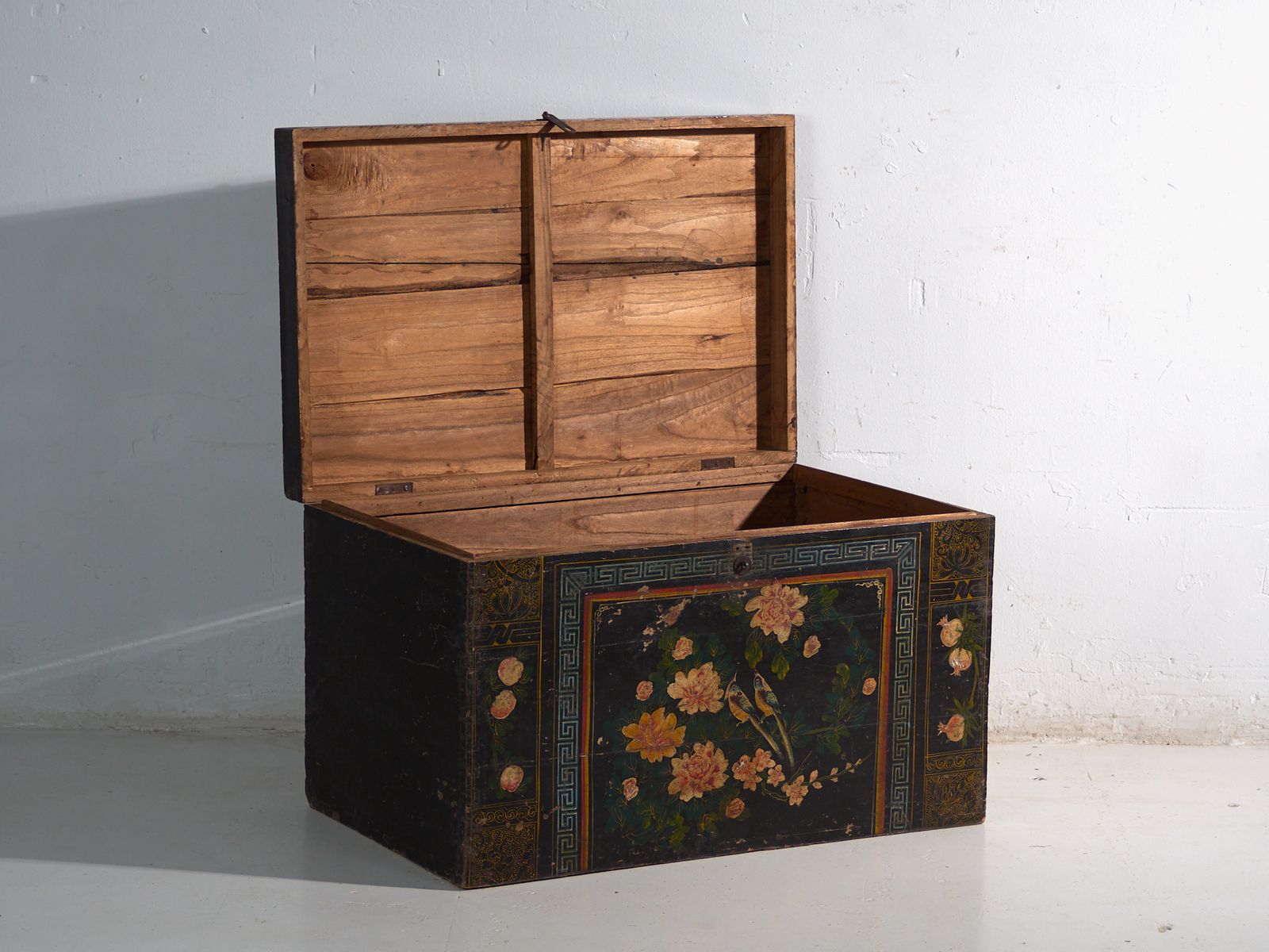 Antique Painted Trunk In Pine Wood – China, Circa 1900 photo Furniture