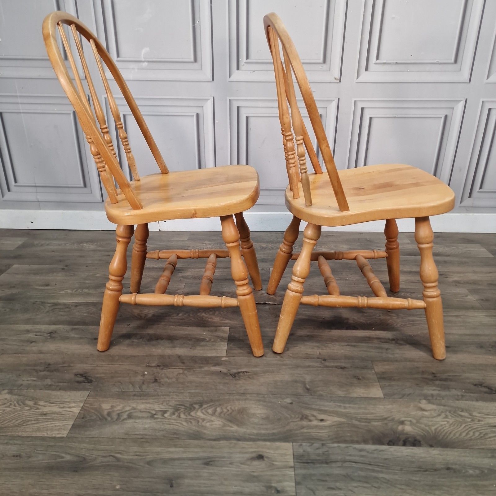 photo vintage Pair Vintage Windsor Chairs Turned Beech Spindle Back Kitchen Dining Seat Retro