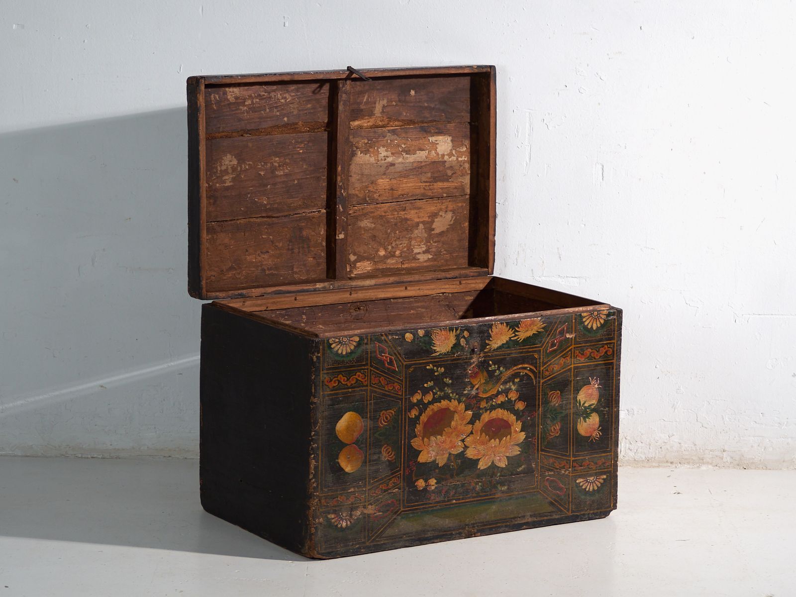 Antique Painted Trunk In Pine Wood – China, Circa 1900 photo Furniture
