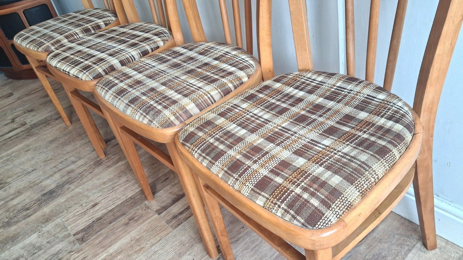 photo vintage Iconic English Made Mid Century Teak Upholstered Kitchen /Dining Chairs
