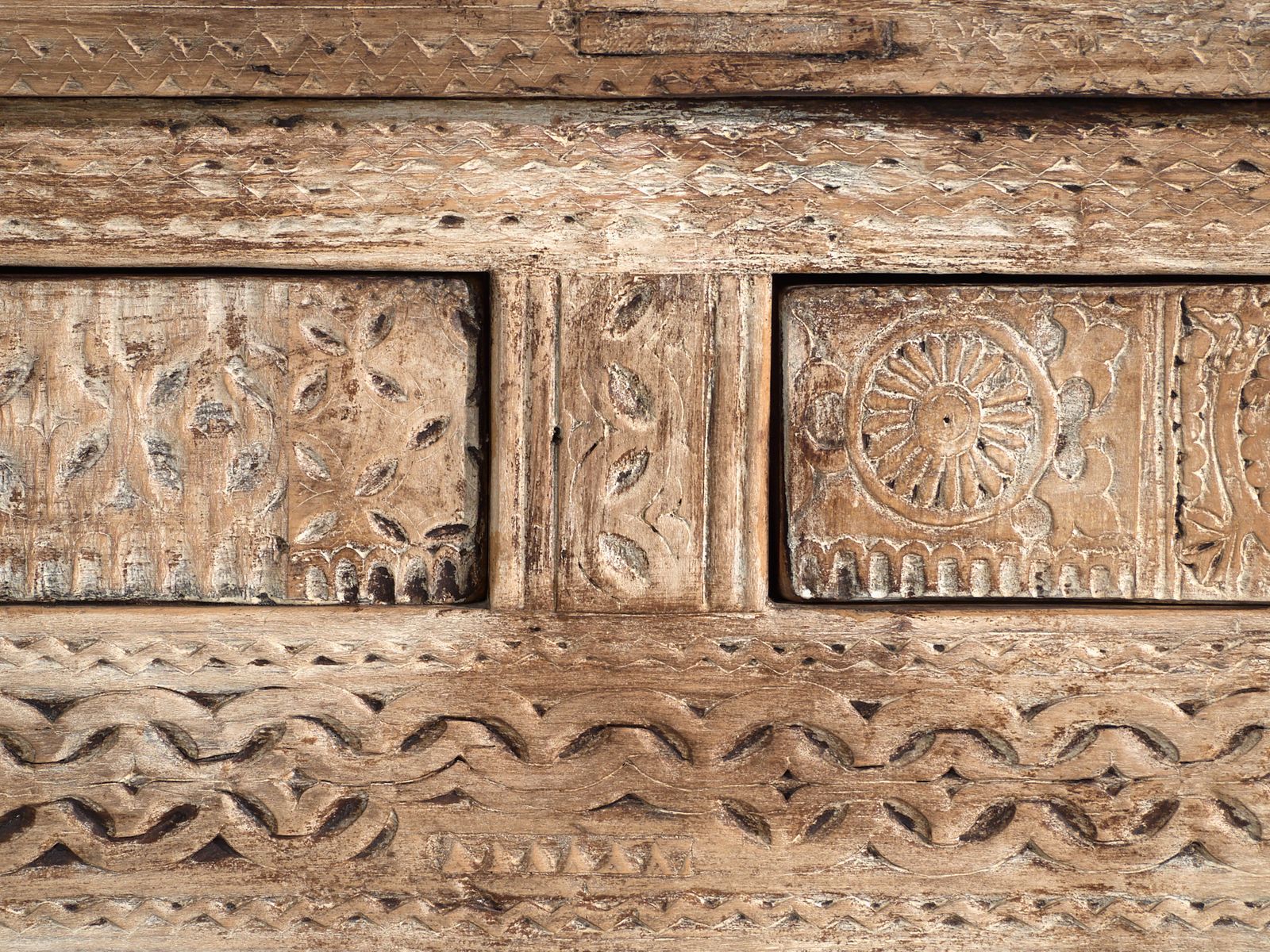 Antique Carved Console Table In Elm Wood – China, Circa 1930 photo buy