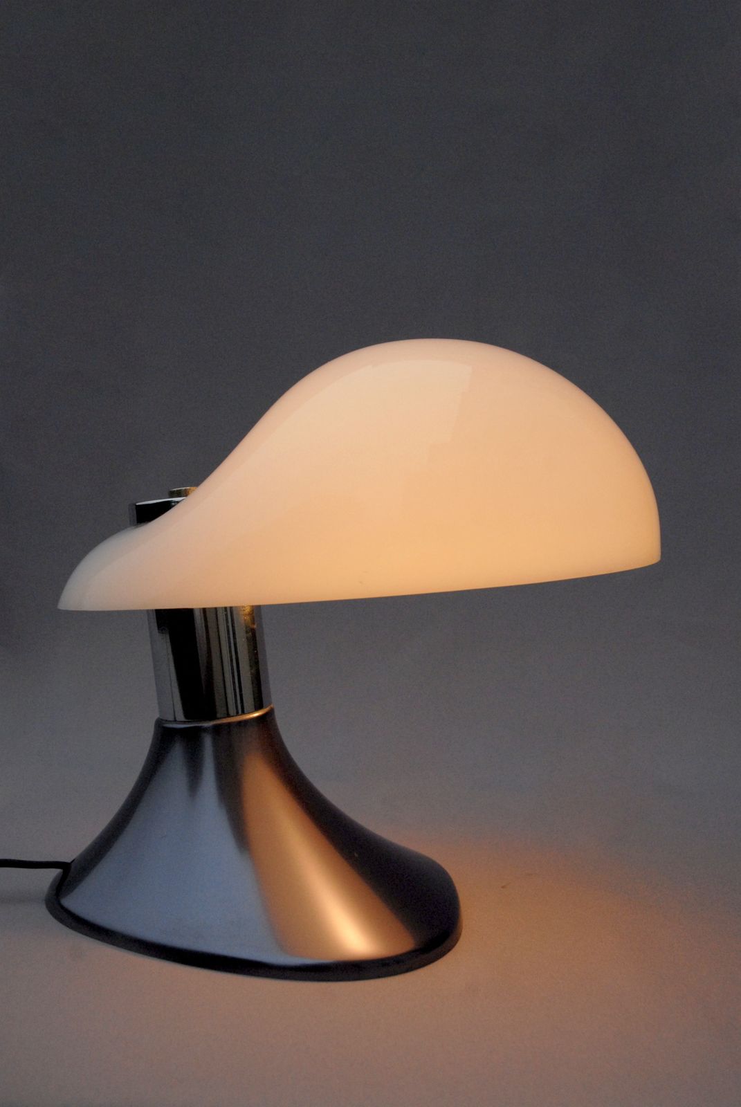 photo vinterior Cobra Table Lamp From Guzzini, Italy, 1970s