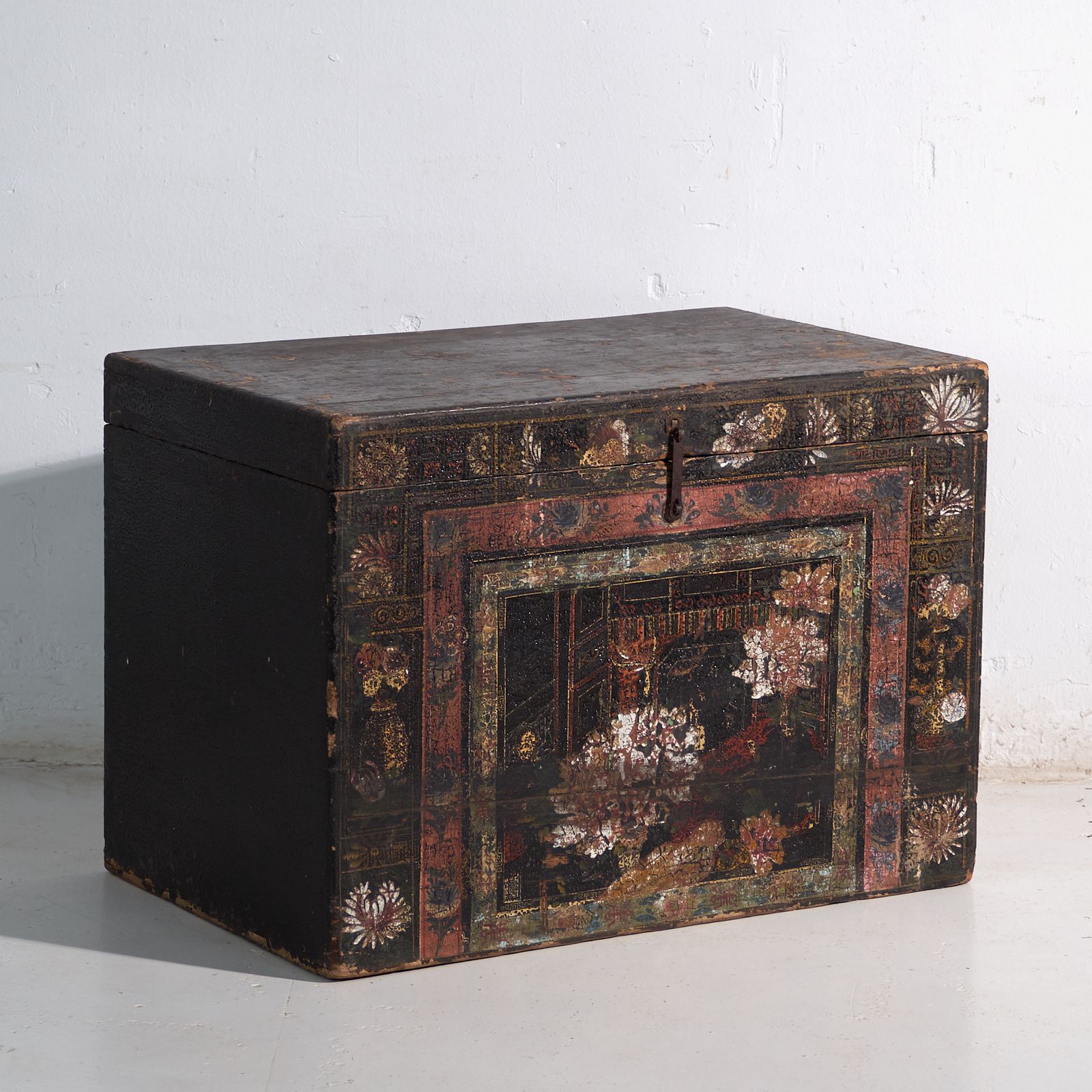 Antique Painted Trunk In Pine Wood – China, Circa 1900