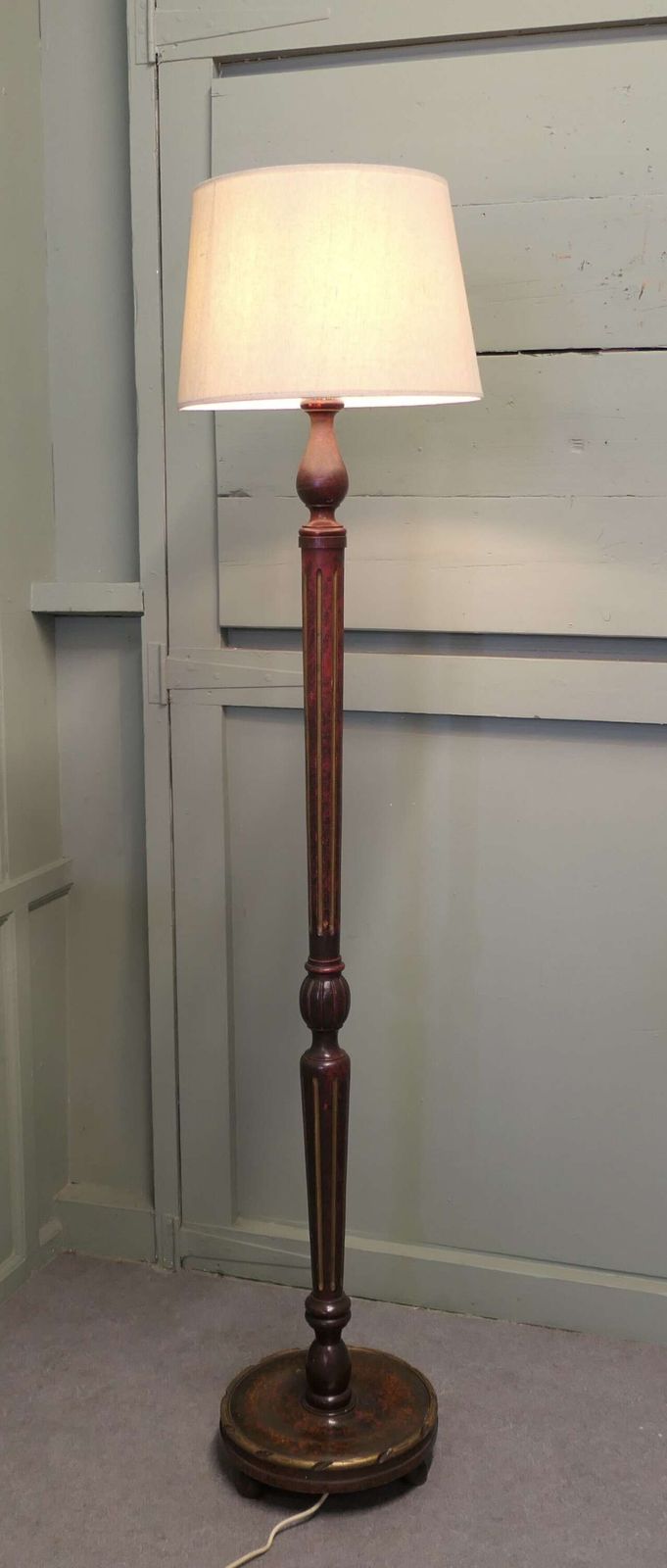 Art Deco Scumble And Gilt Finish Turned Standard Lamp This Is A Very Stylish Piece photo Lighting