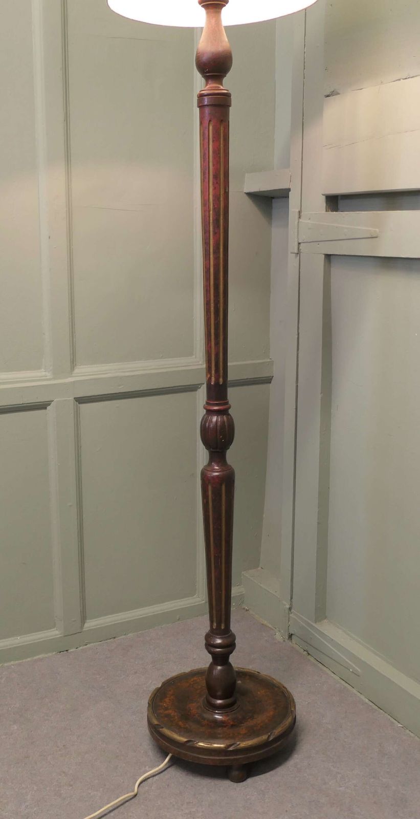 Art Deco Scumble And Gilt Finish Turned Standard Lamp This Is A Very Stylish Piece photo vinterior