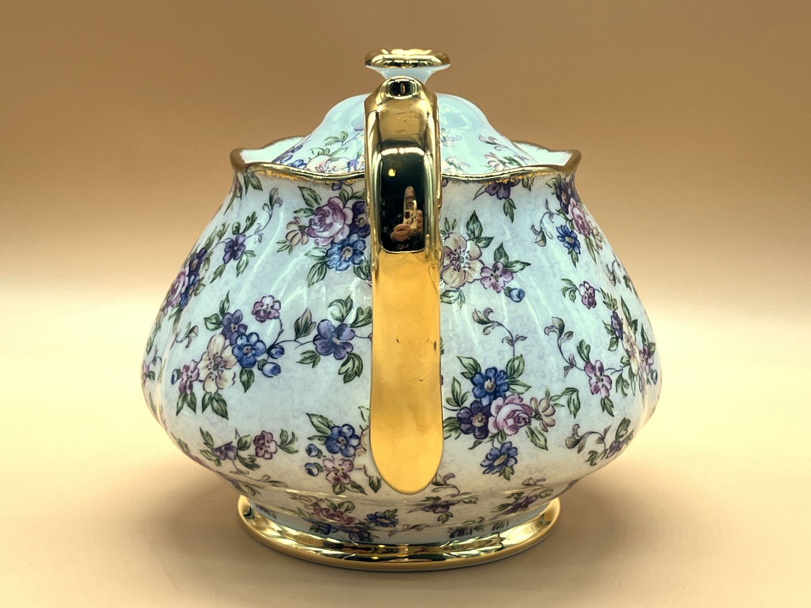 Nieuw Royal Albert China English Chintz Design Theepot met 2 Pint Inhoud, Roomkannetje en Suikerpot met Deksel. In Doos. photo vintage