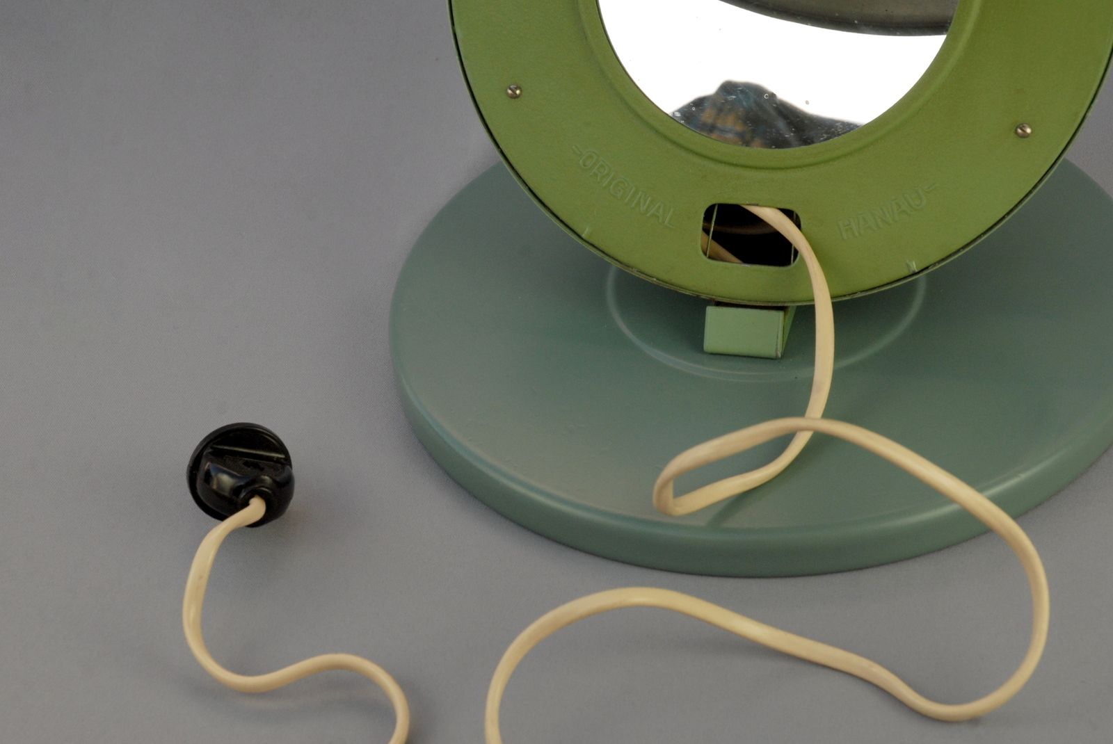 photo vinterior Vintage Bauhaus Klein Höhensonne S100 Medical Lamp By Original Hanau, 1930s