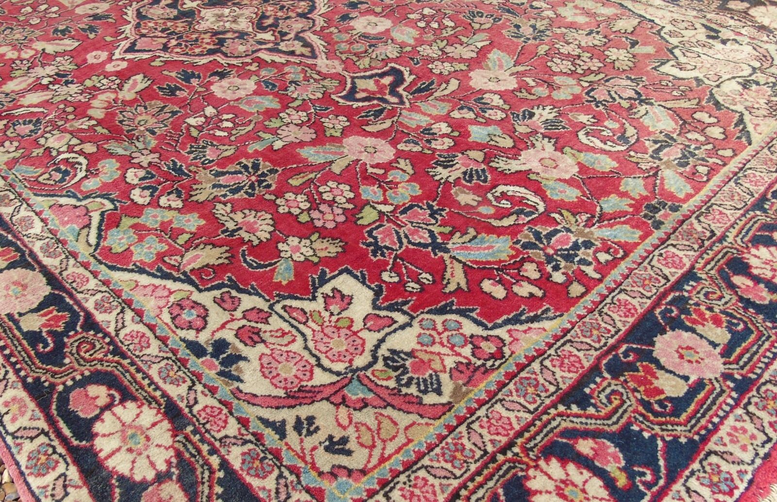 Antique Saroukh Mahal Carpet, 1920s photo 385.0