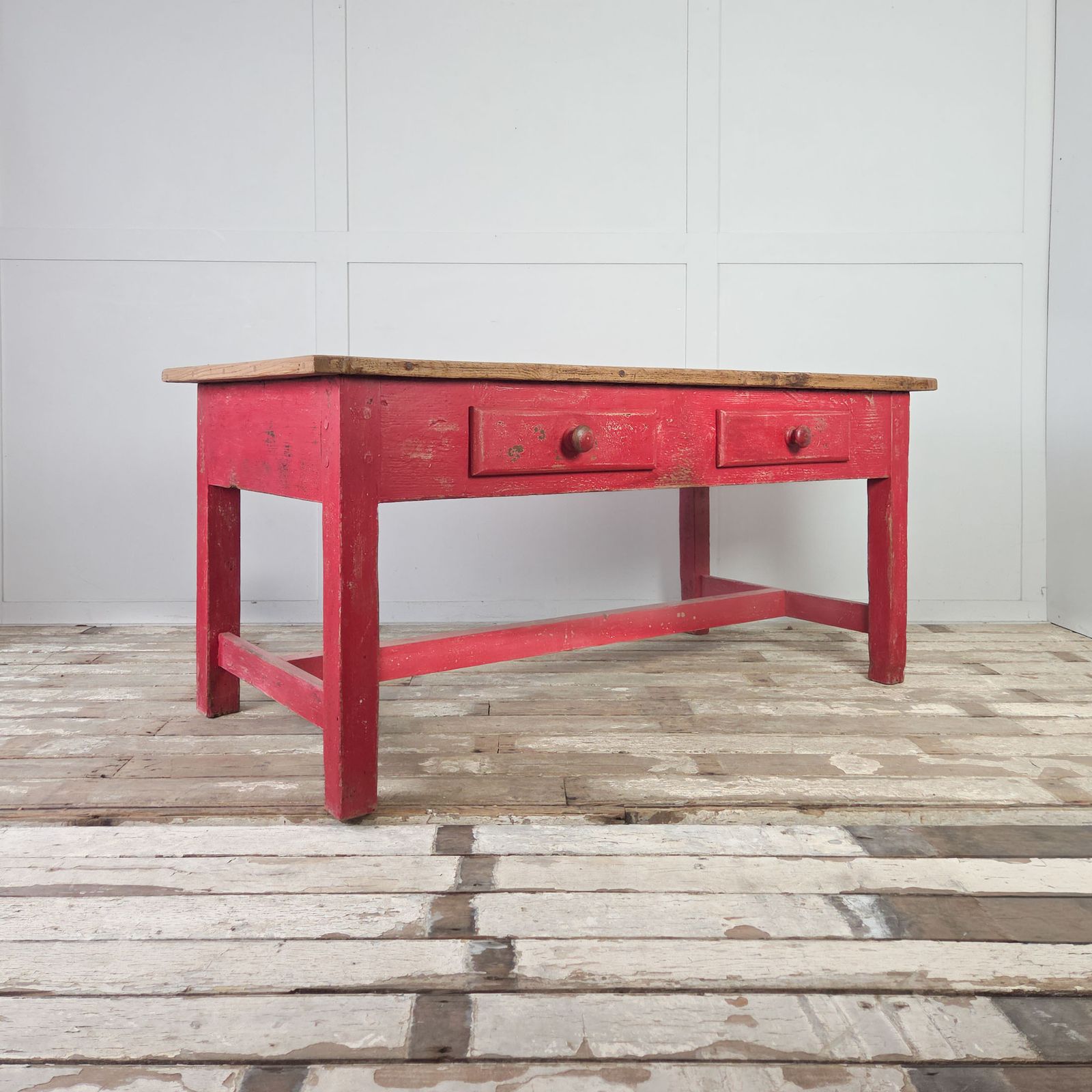photo furniture Antique Pine Farmhouse Table, 1900s