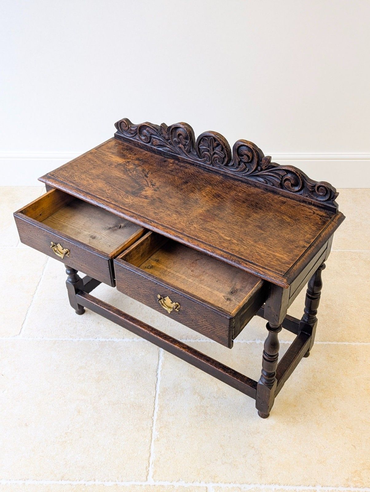 photo vinterior Antique Late Victorian Oak Side Table C.1890