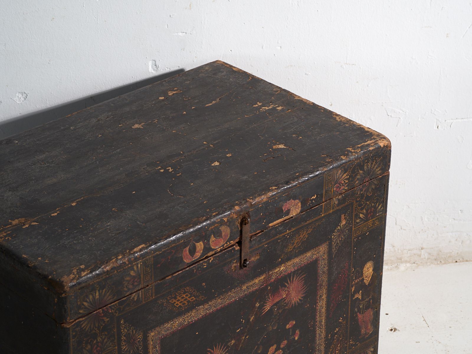 Antique Painted Trunk In Pine Wood – China, Circa 1900 photo furniture