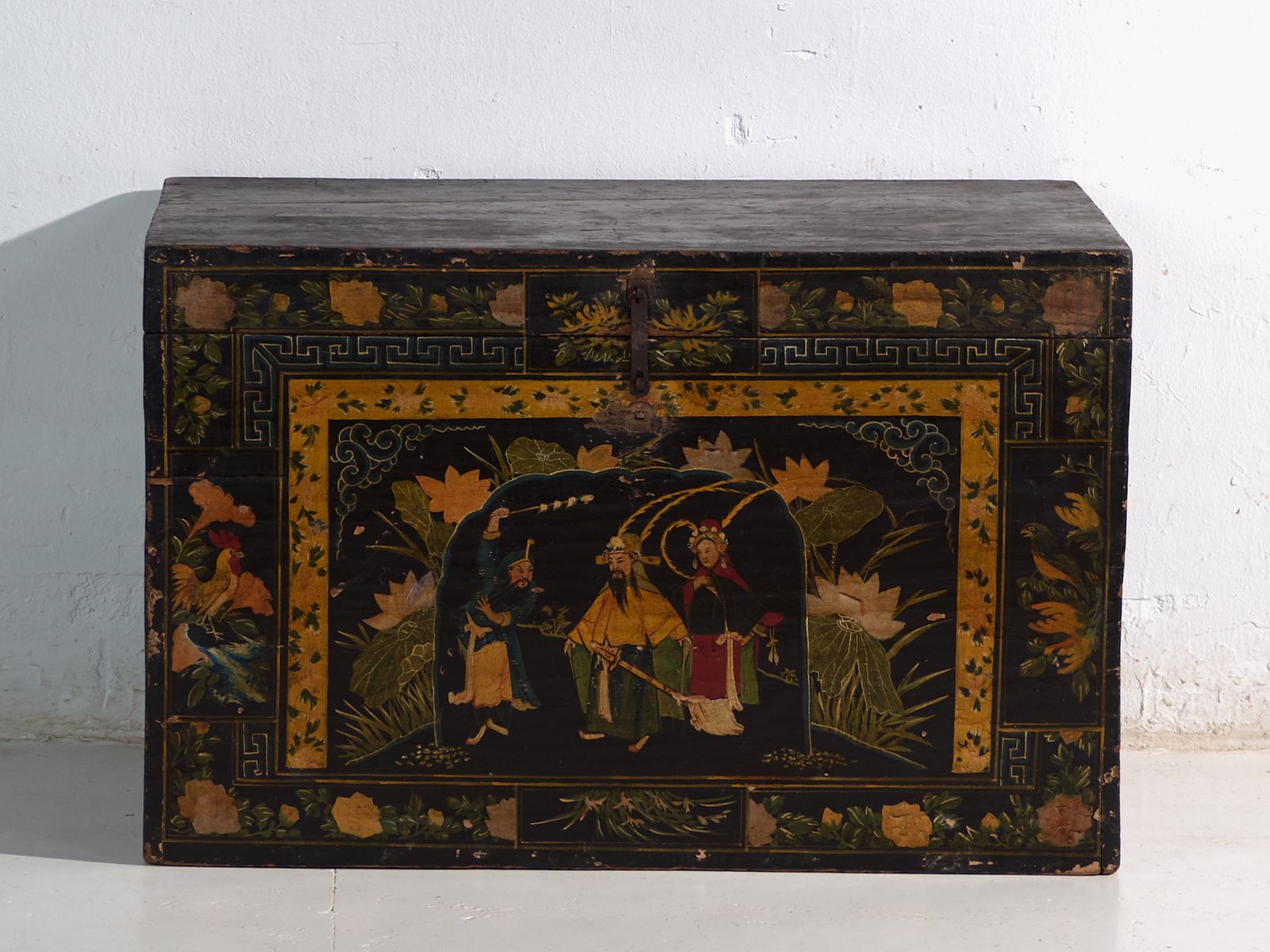 Antique Black Lacquered Trunk In Pine Wood – China, Circa 1900 photo 808.0