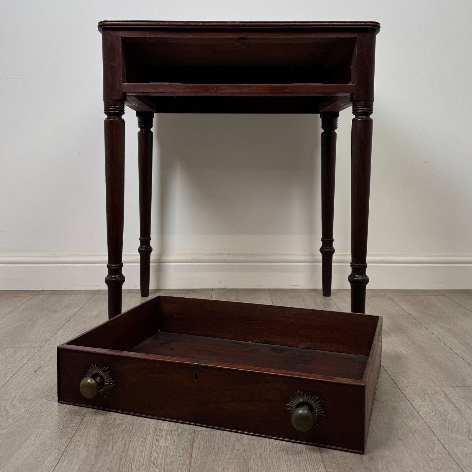 photo for sale Antique 18th Century Georgian Side Table In Mahogany ( Af 5822 )