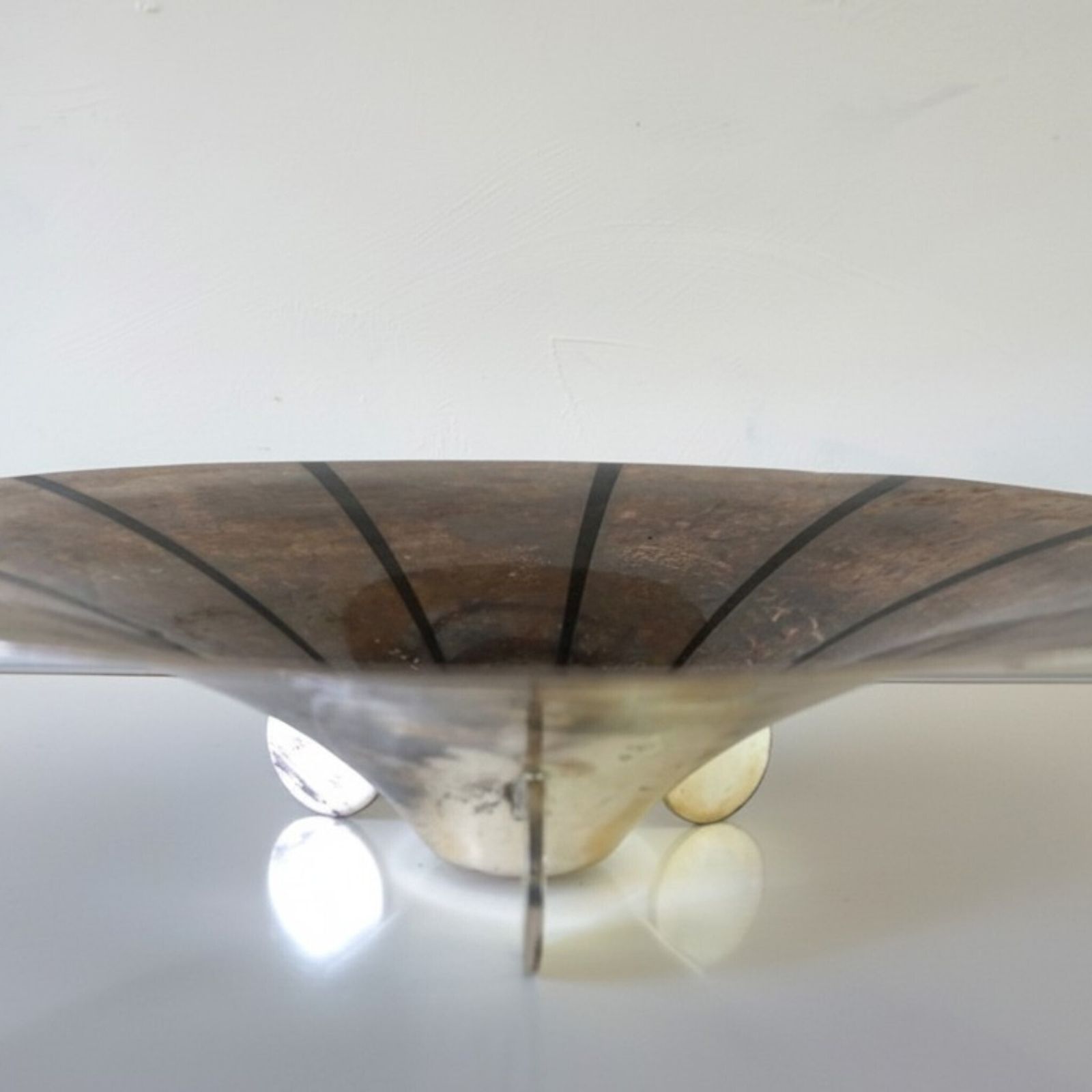 photo vinterior WMF Ikora Sculptural Bauhaus schaal, verzilverd messing, door Paul Haustein, 1920