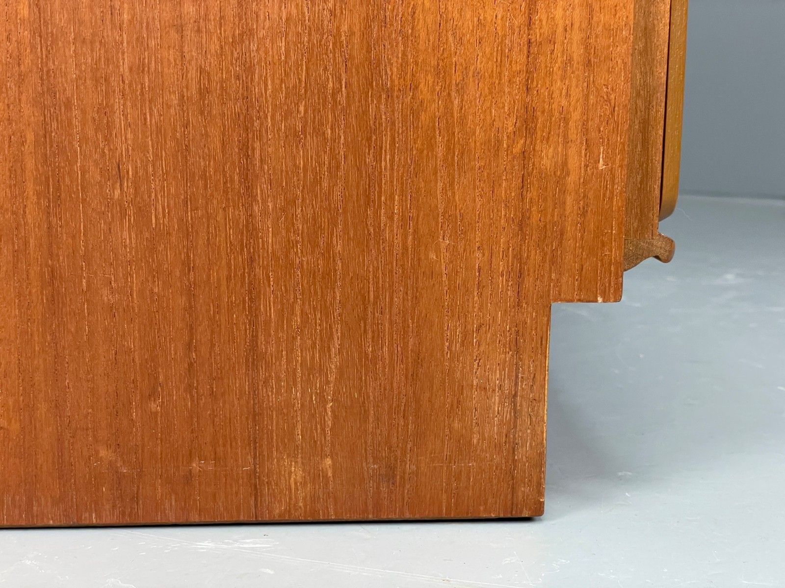 photo vintage Vintage McIntosh Teak Sideboard 1970s Drawers Squares Shelves Eb12282