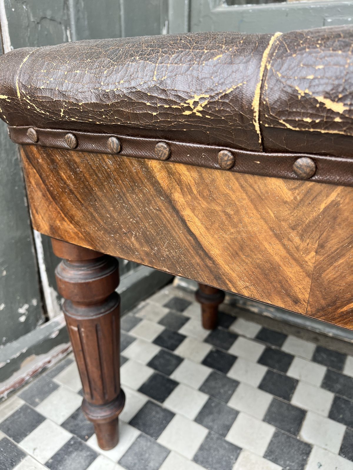 H Brooks And Co Victorian Walnut Adjustable Piano Stool photo for sale