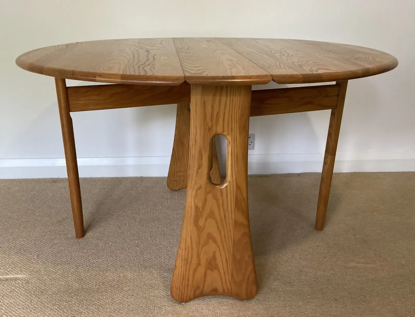 Mid Century Blonde Ercol 1156 Windsor Gate Leg Drop Leaf Kitchen/Dining Table photo vinterior