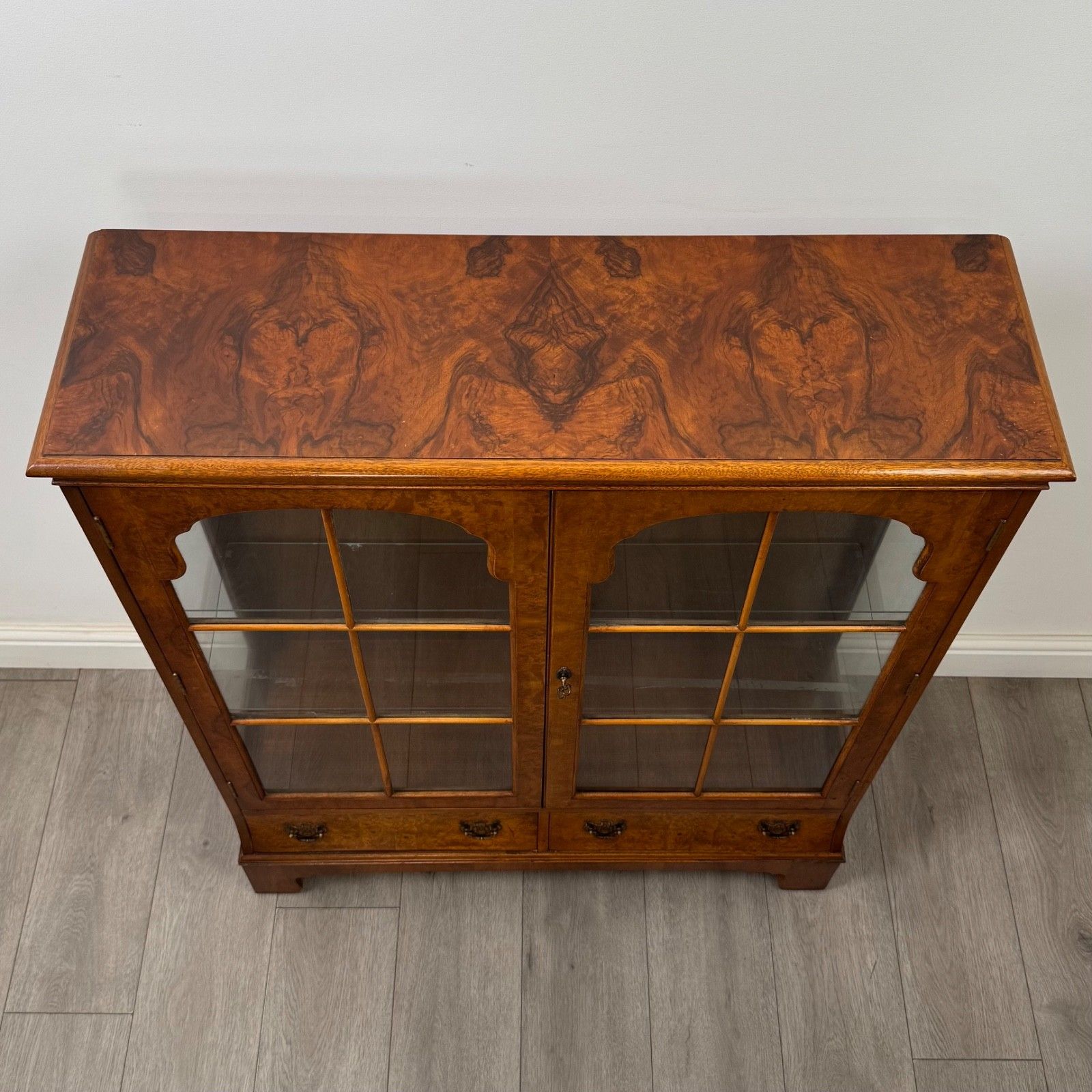 photo for sale Antique 20th Century Display Cabinet In Burr Walnut ( Af 5825 )