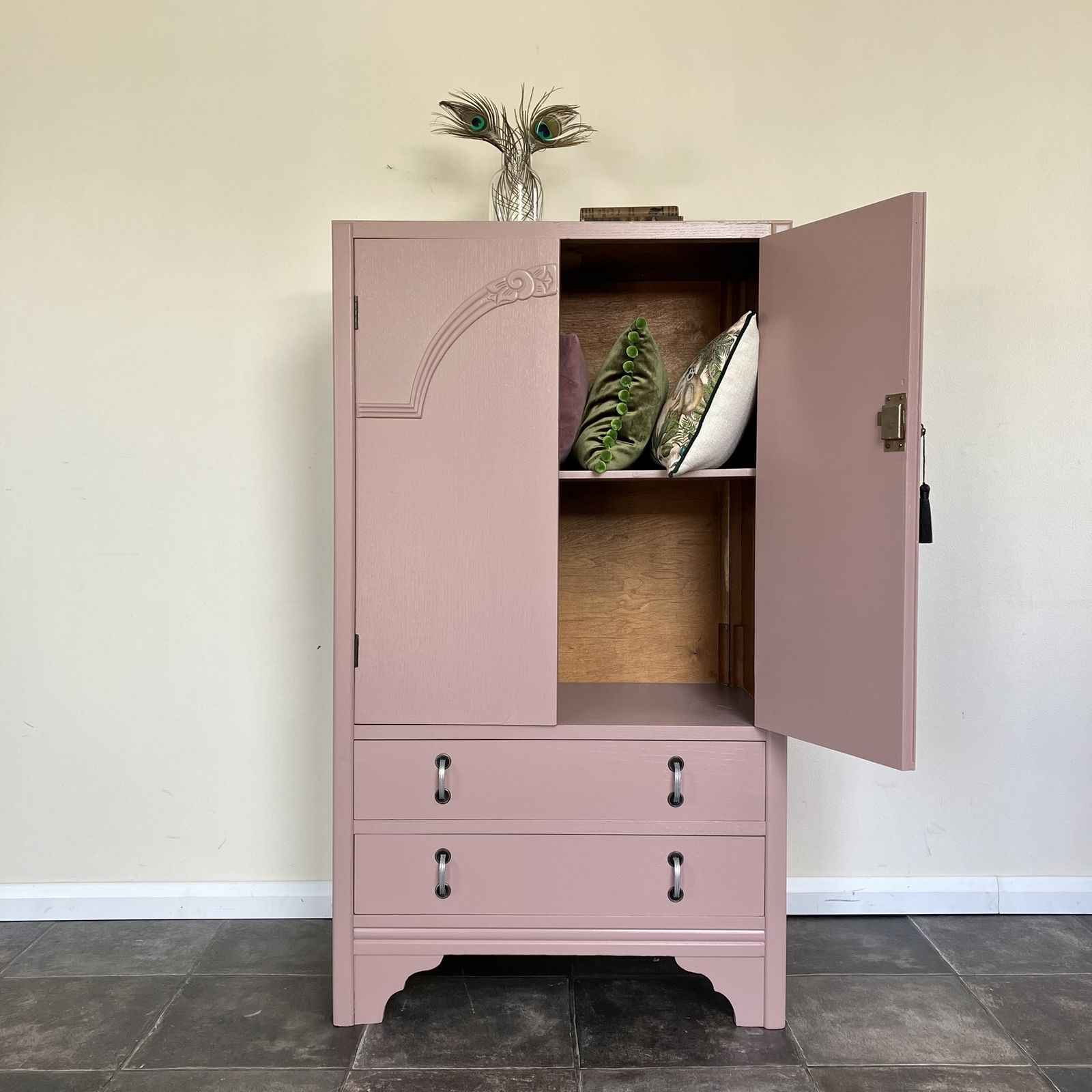 Stunning Painted 1940's Lockable Oak Linen Cupboard / Tall Boy; Farrow And Ball Sulking Room Pink, Carved Doors photo for sale