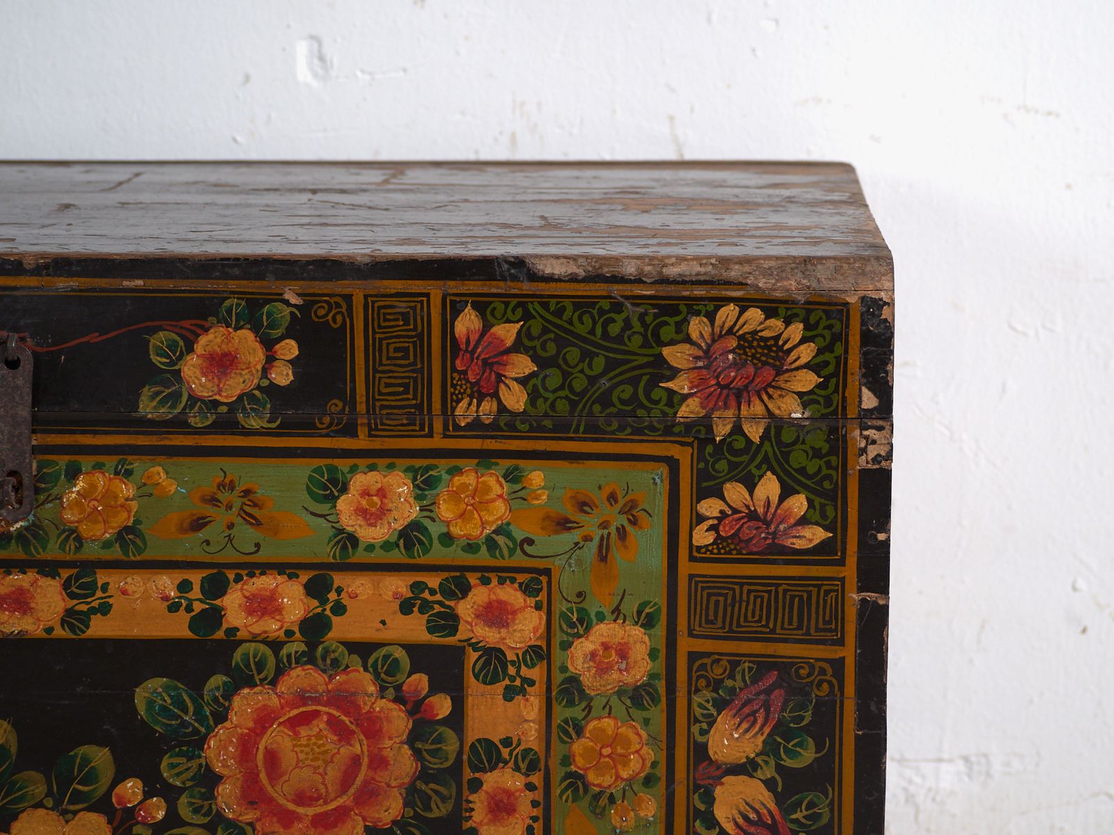 808.0 Antique Painted Trunk In Pine Wood – China, Circa 1900 photo