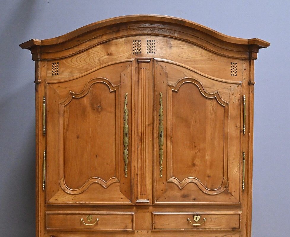 Four Door Cherrywood Cabinet, Regional Craftsmanship, Louis XV Style – Early 19th Century photo vinterior