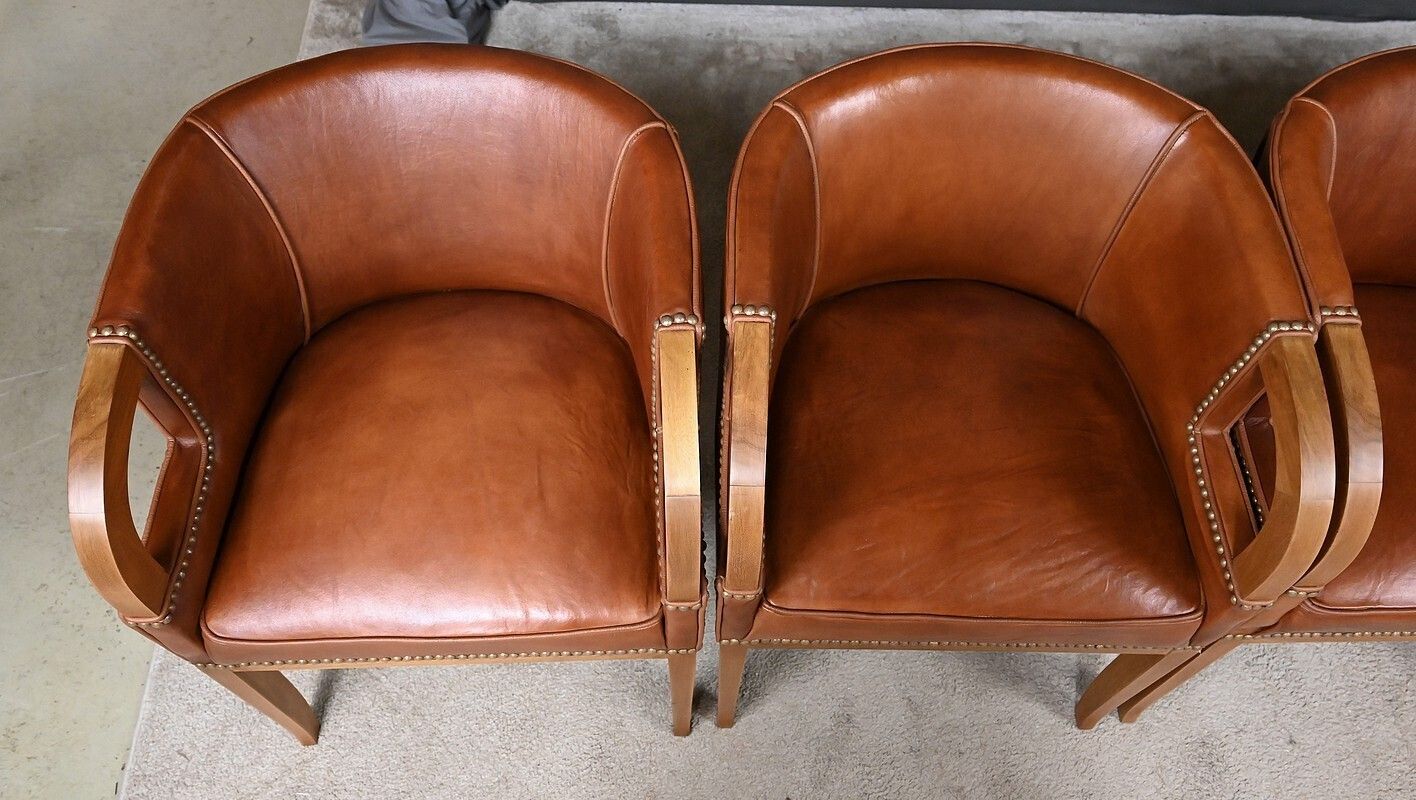 photo furniture Set Of 4 Art Deco Armchairs In Walnut & Leather – 1940