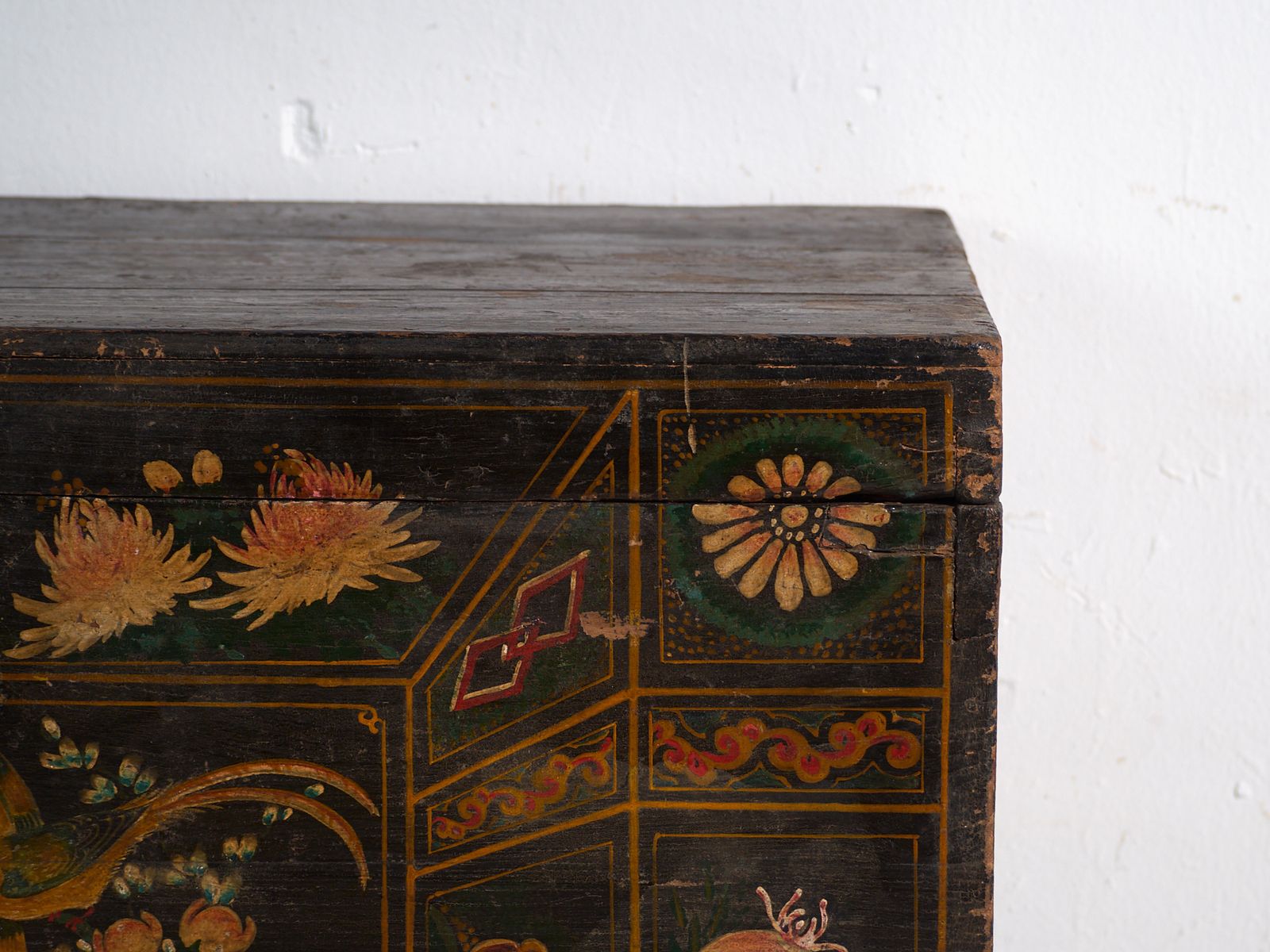photo furniture Antique Painted Trunk In Pine Wood – China, Circa 1900
