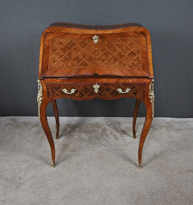 Small Marquetry Lady's Desk, Louis XV Style – First Half Of The 20th Century photo vinterior