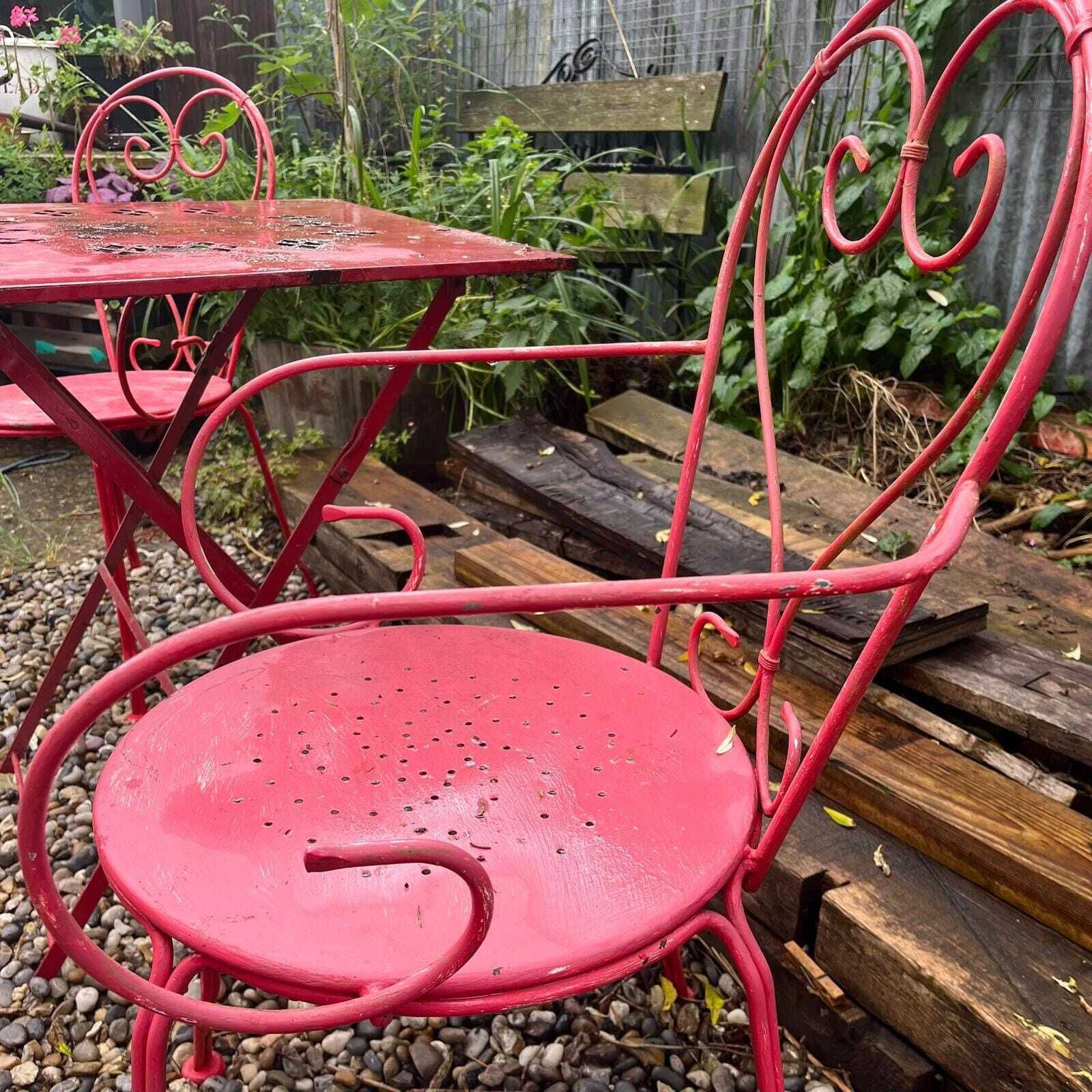 photo furniture Retro Metal Bistro Table And 2 Chairs Garden Patio Conservatory Great Patina