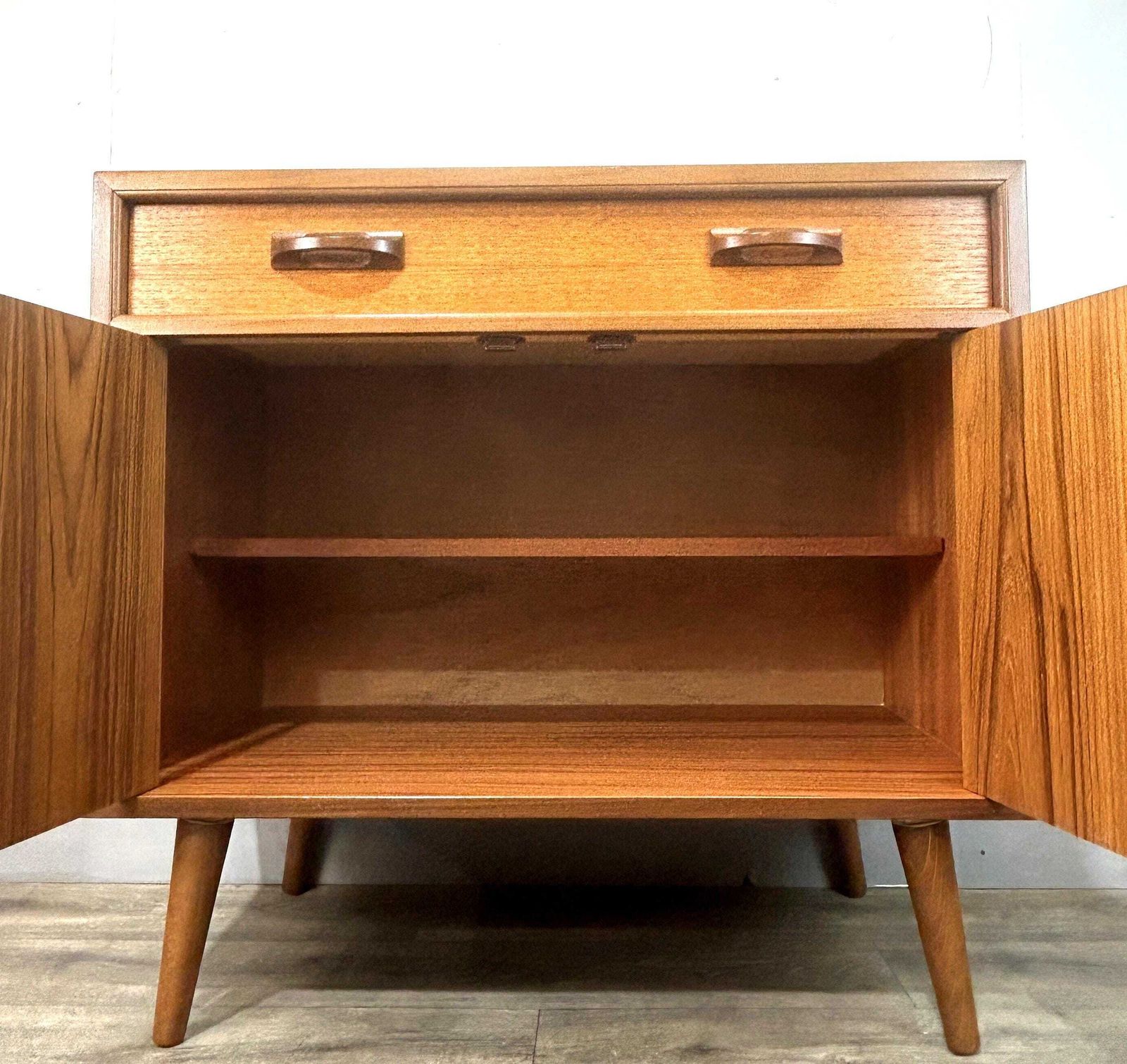 Stylish Mid Century Teak Mini Sideboard/Media/Record Cabinet G Plan Sierra 60s photo buy
