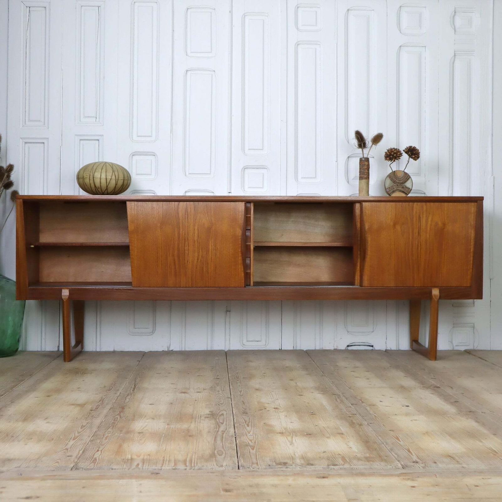 Vintage Teak Large Elliots Of Newbury Sideboard 0506b photo furniture