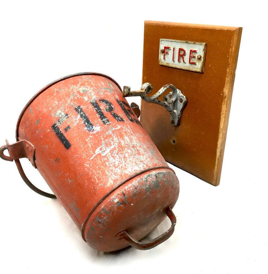 Antique Red Galvanised Fire Bucket & Handle / Original Wooden Wall Bracket Sign photo Home Fixtures