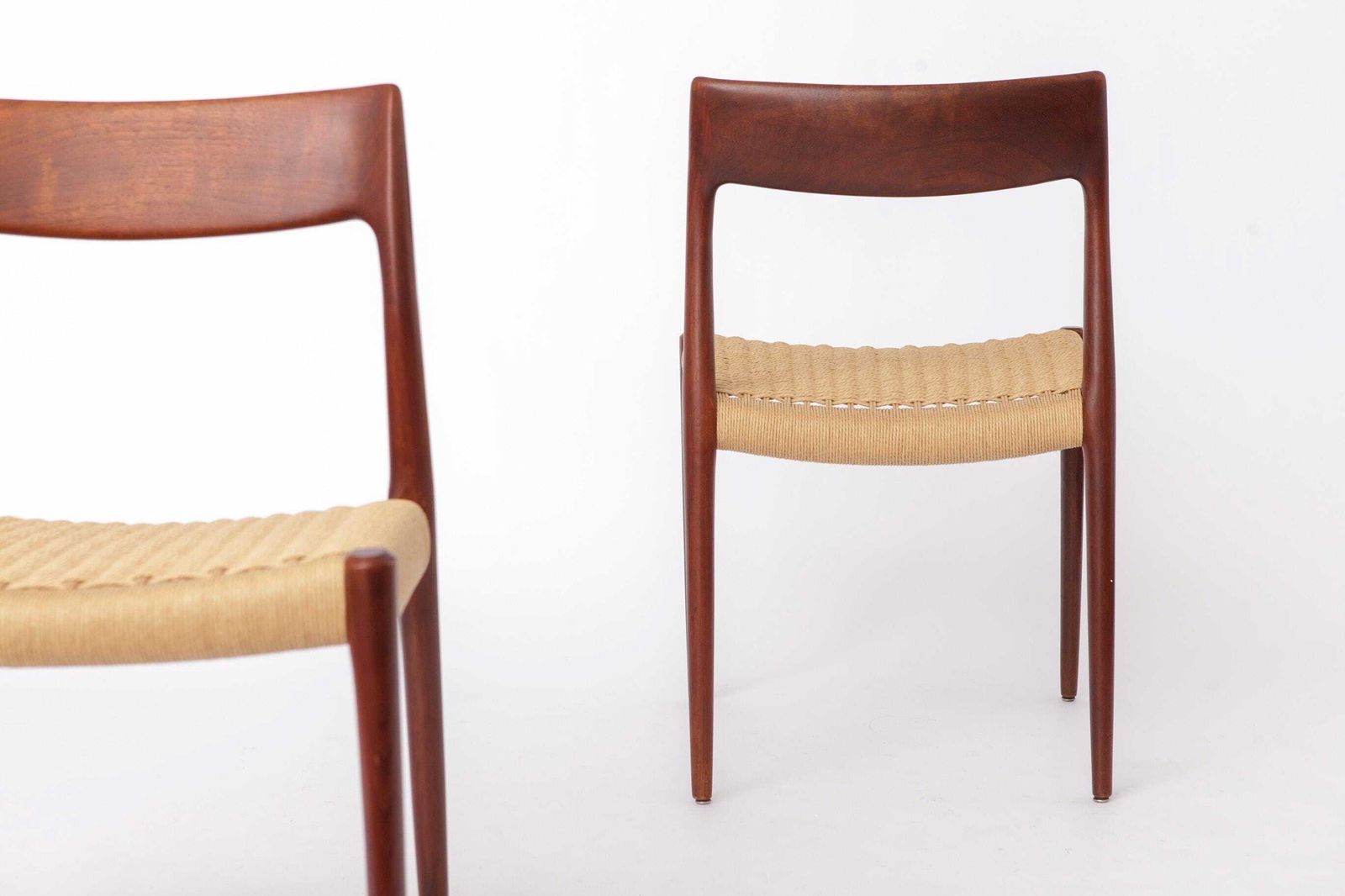 Set Van 4 Niels Møller Model 77 Stoelen – Donker Teak Met Deens Koord, Jaren 1950, Deense Mid Century Eetkamerstoelen photo vinterior