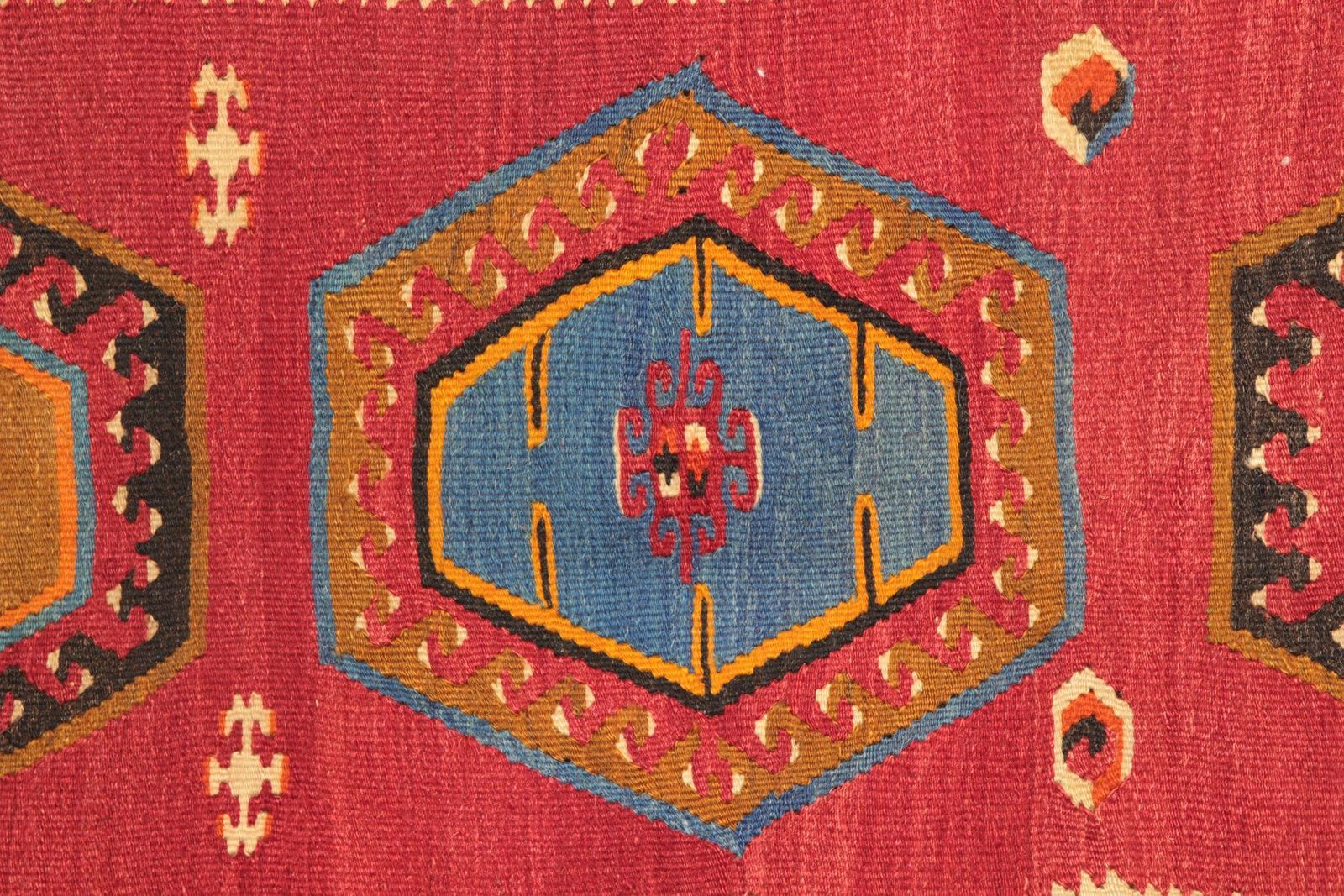 Antiek Turks kilimkleed rood multicolour tribaal medaillon flatweave tapijt 1940 photo furniture