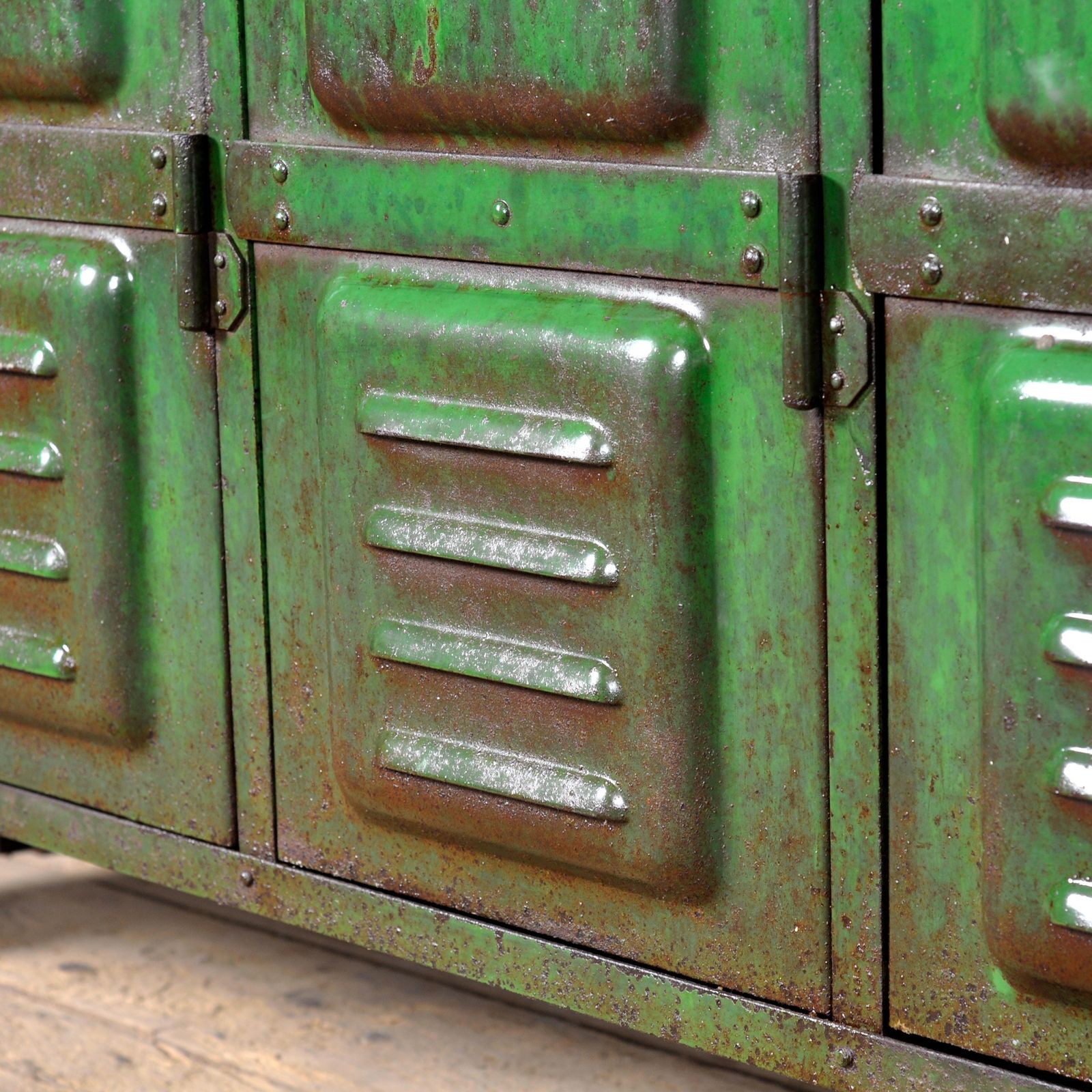 895.0 Industrial Locker, 1950s photo