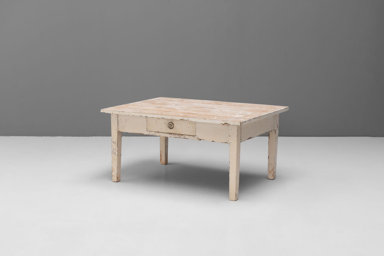 photo furniture Low Pine Coffee Table