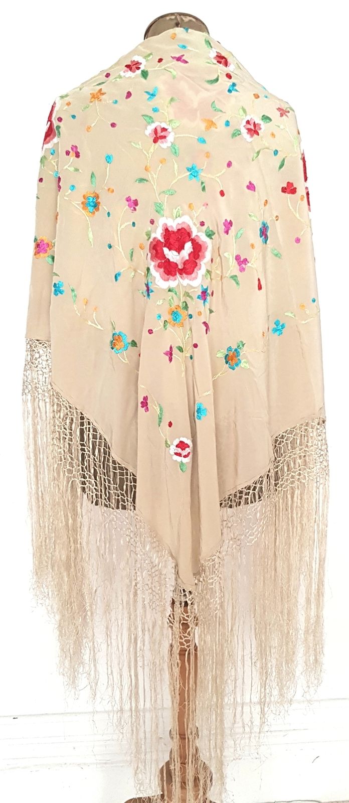 Antique Silk Embroidered Piano Shawl, Manton De Manila. photo Textiles