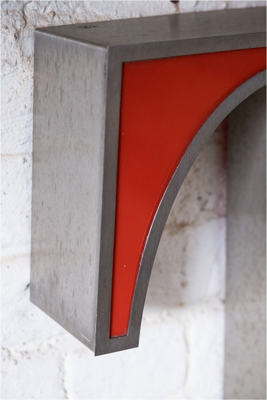 Vintage Metal & Red Perspex Letter ’T’ (978) photo vinterior