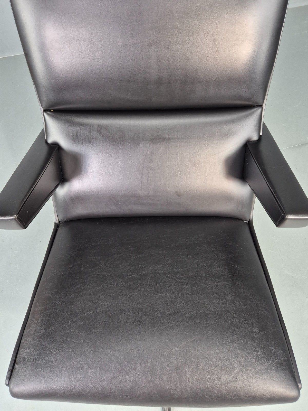 photo for sale Vintage Black Vinyl Swivel Chair After The Press Room Chair Rietveld Mcm Eb06200