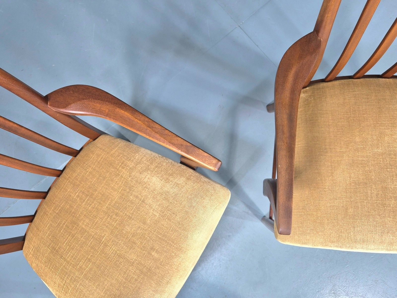 photo vinterior 2 Vintage McIntosh Carver Dining Chairs Teak Frames Gold Velour Seats Eb12181