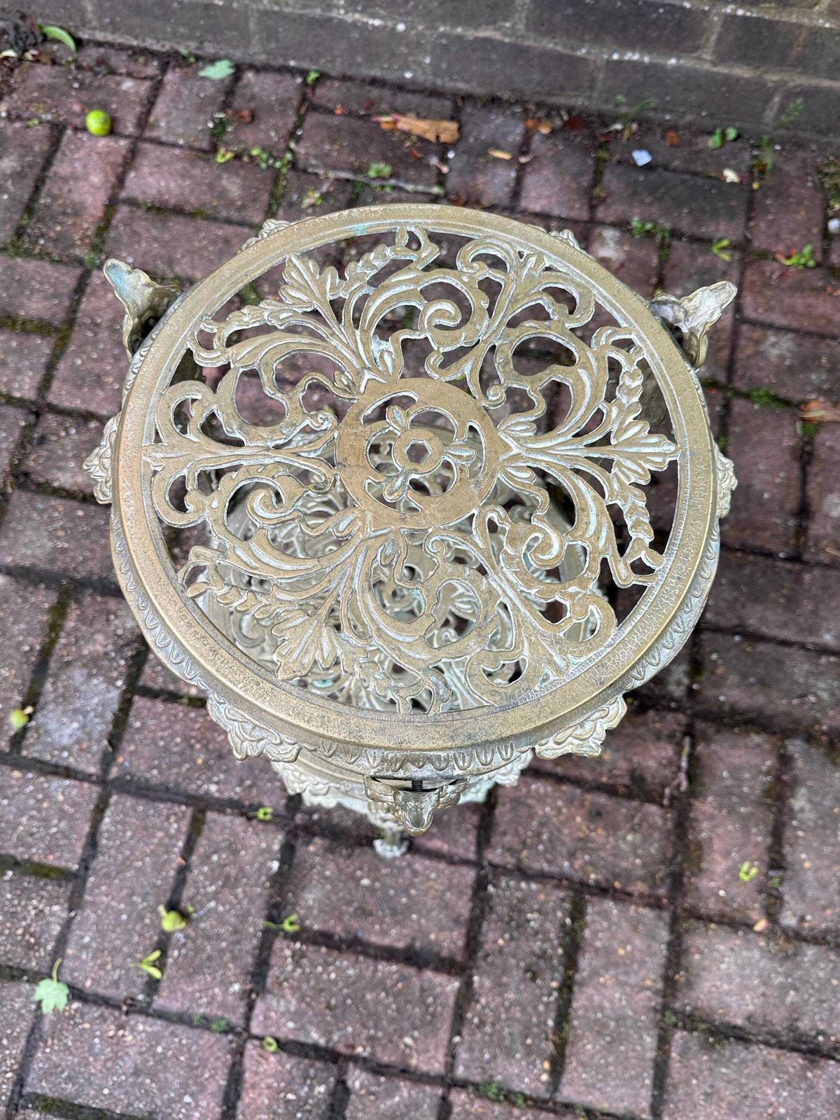 photo furniture Authentic Victorian Ornate Brass Plant Stand Three Tier Display Stand