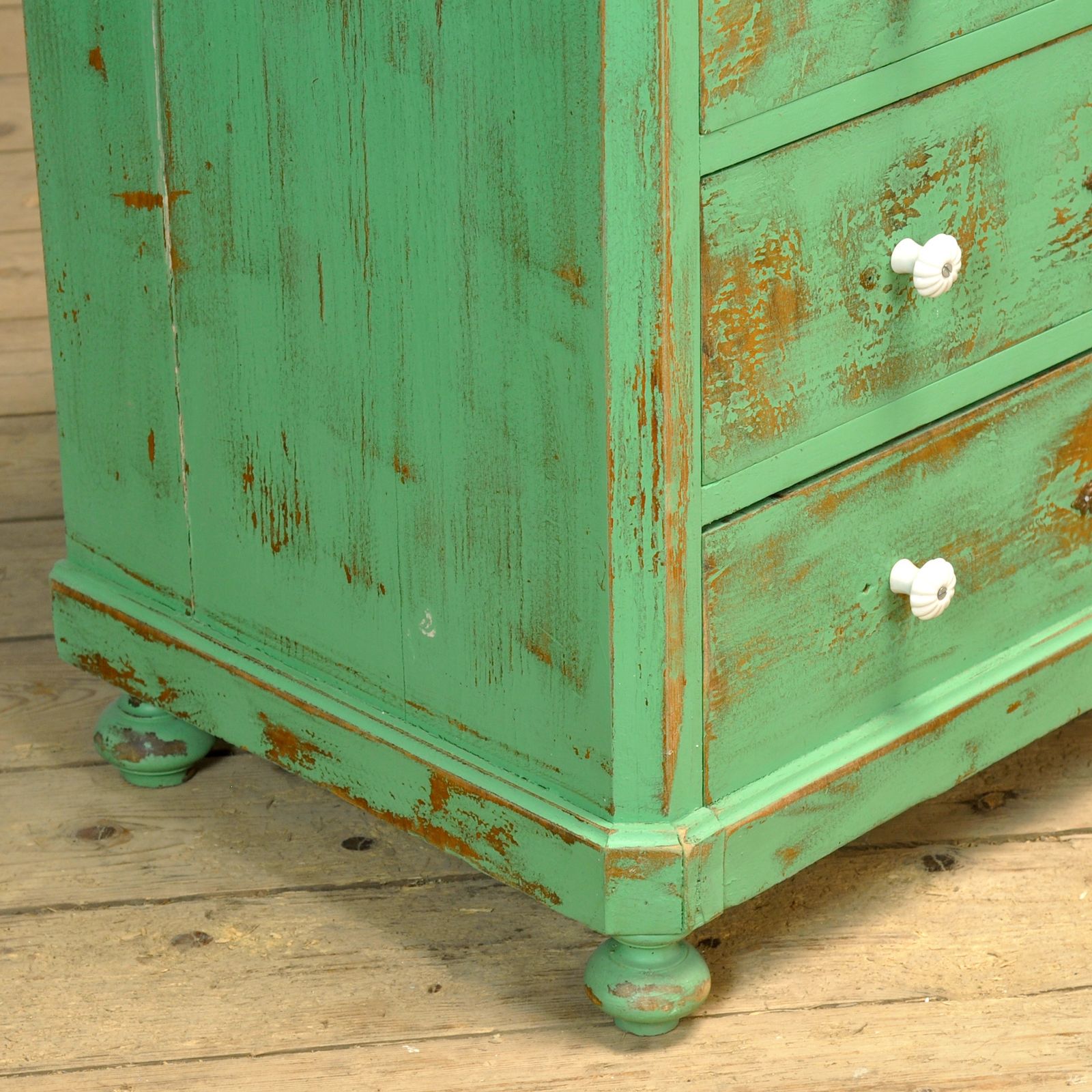 photo furniture Pine Chest Of Drawers, Circa 1910