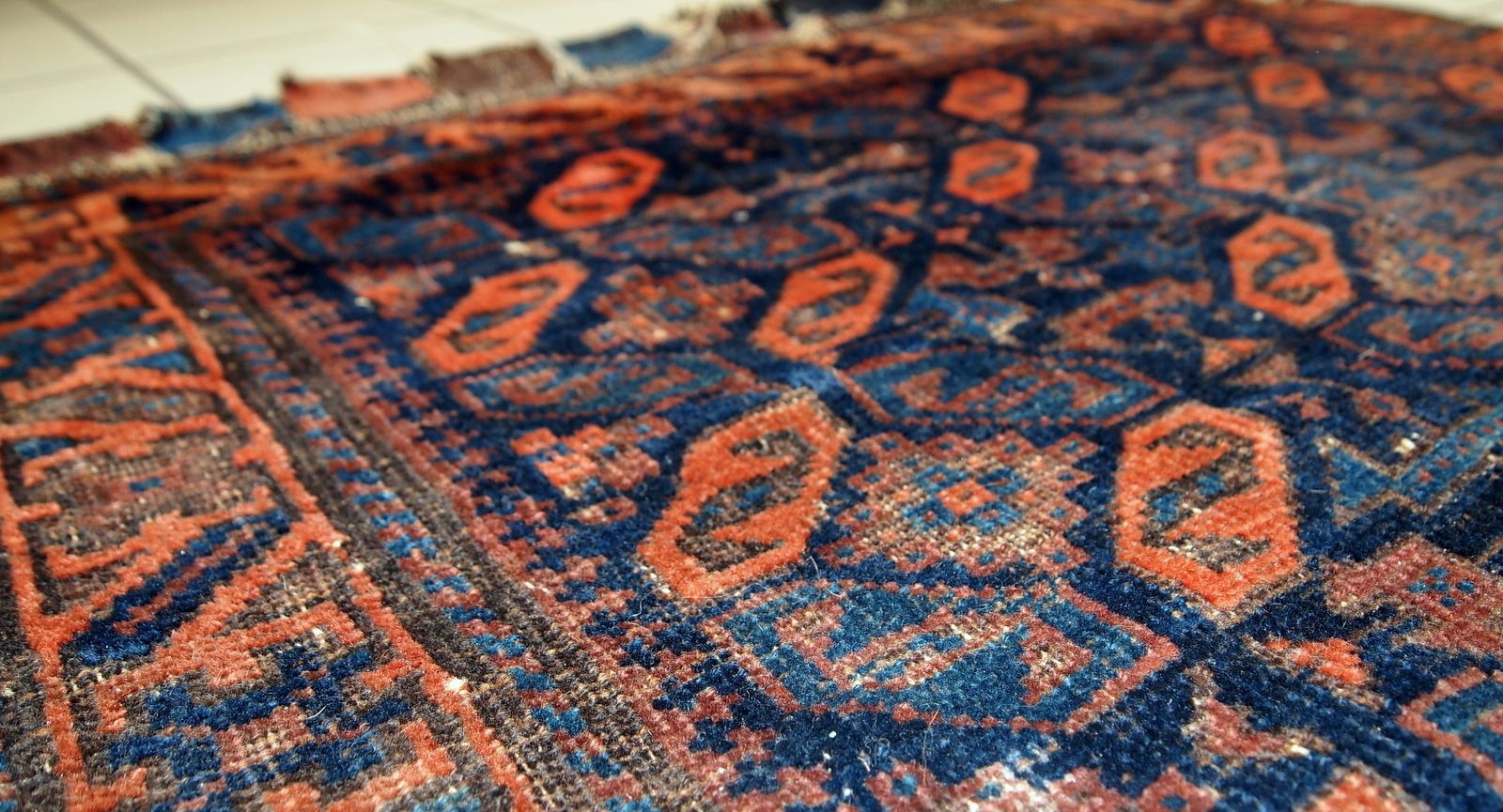 photo furniture Tapis bagface Baluch afghan d'époque, 2.4' x 2.6', laine, années 1880