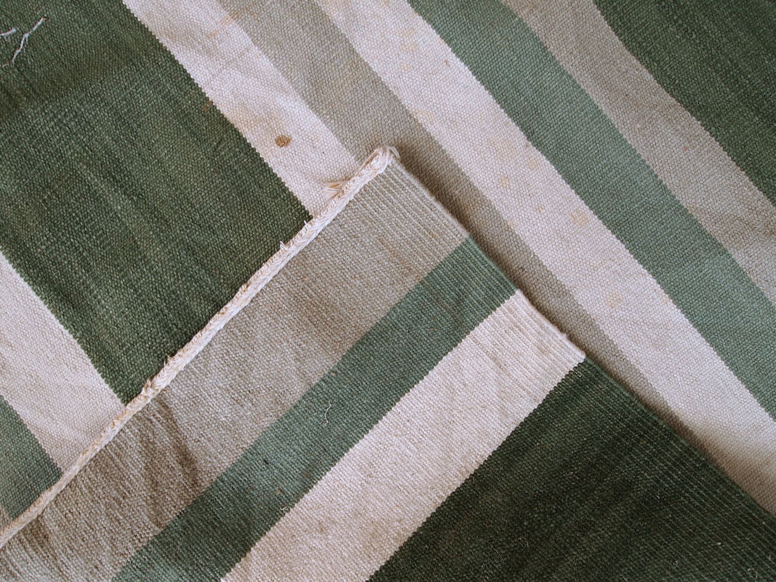 photo furniture Tapis Dhurri kilim indien d'époque, fait main, 5.4' x 7.8', rayures, années 1930