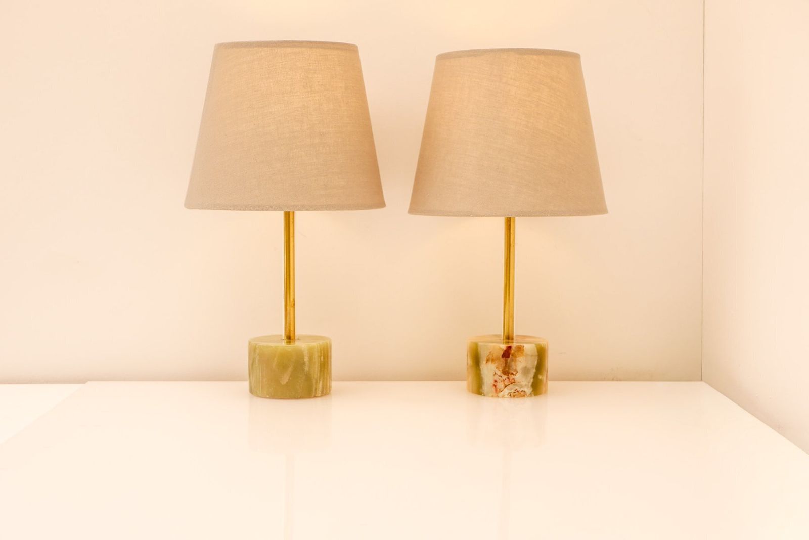 Mid-Century Modern Italiaanse tafellampen van onyx en messing, set van 2 photo for sale