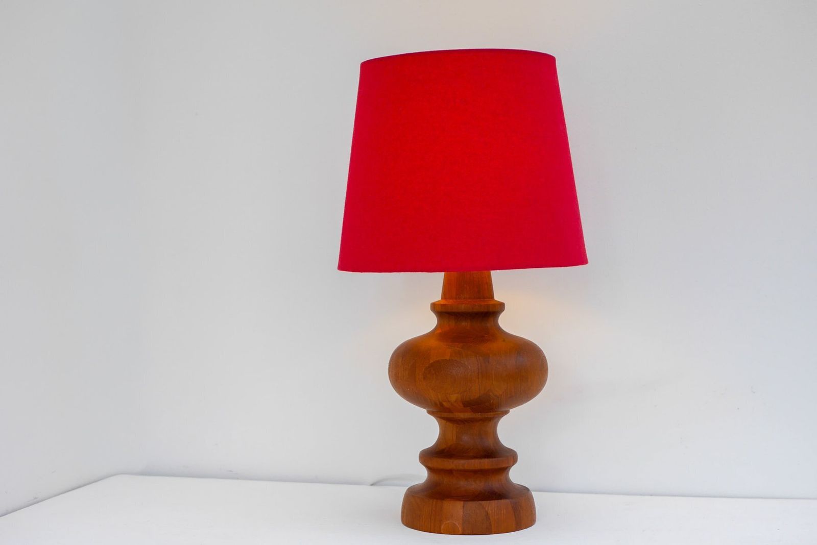 Mid-Century Modern Scandinavische eiken tafellamp van Möllers photo buy