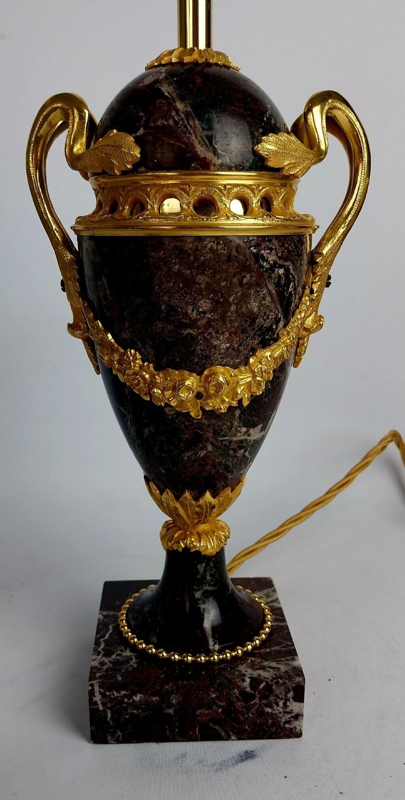 Lighting A Pair Of Late 19th Century Elegant French Marble Table Lamps With Gilt Bronze Mounts photo